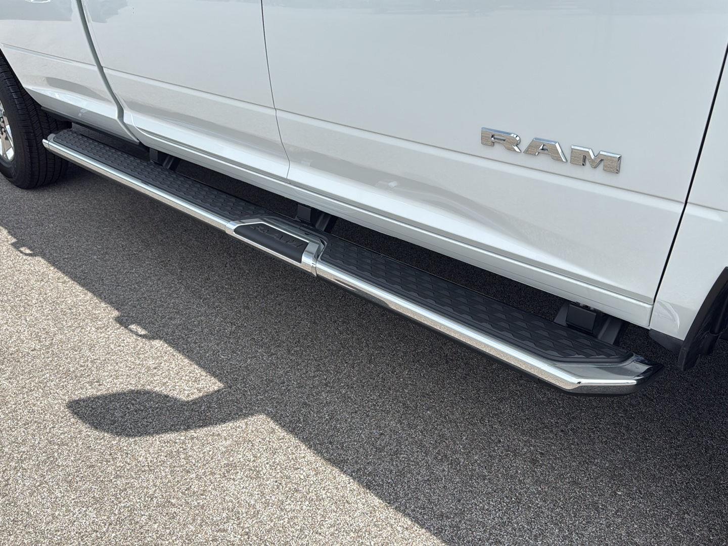 New 2026 Bright White Clear-Coat Exterior Paint RAM Big Horn image 23