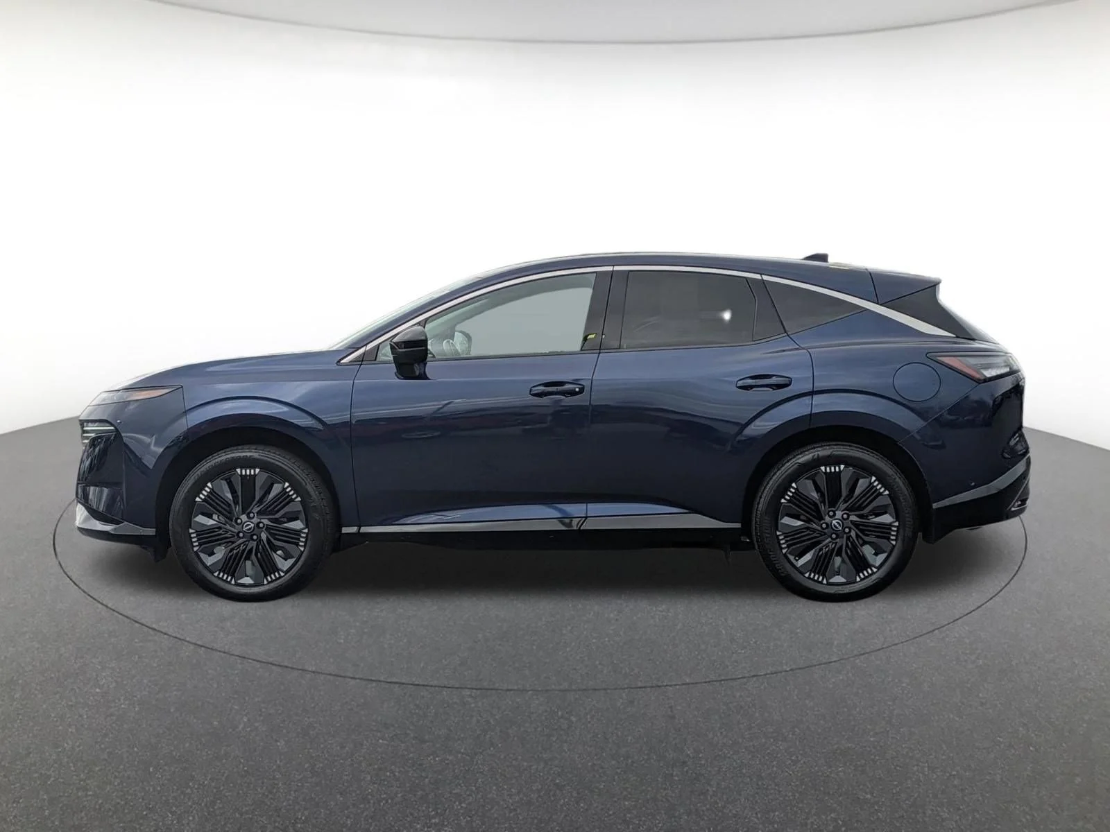 Used 2025 Deep Ocean Blue Pearl Nissan Platinum image 8