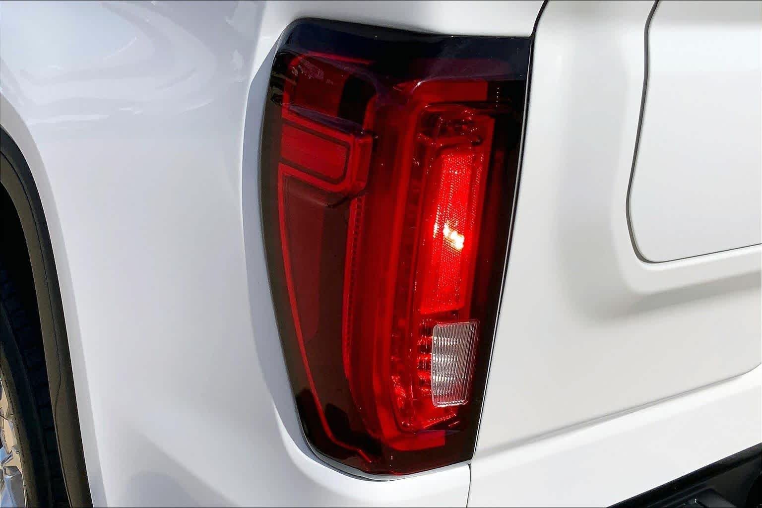 Used 2019 Summit White GMC SLT image 28