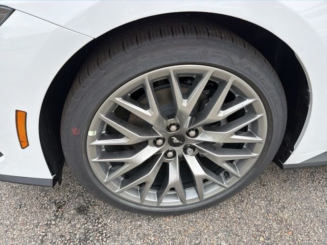 New 2025 Oxford White Ford EcoBoost® Premium Fastback image 7