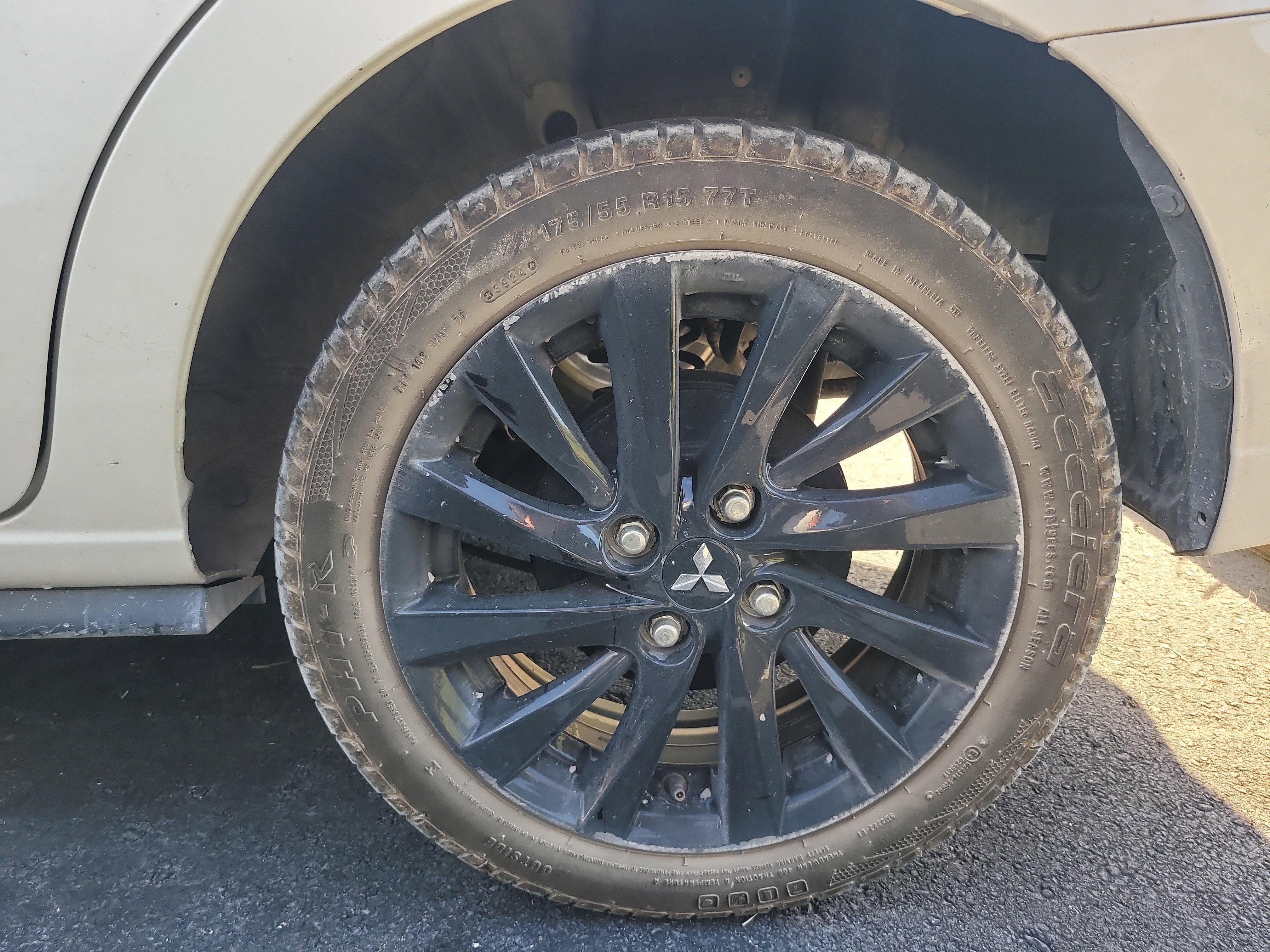 Used 2019  Mitsubishi SE image 8