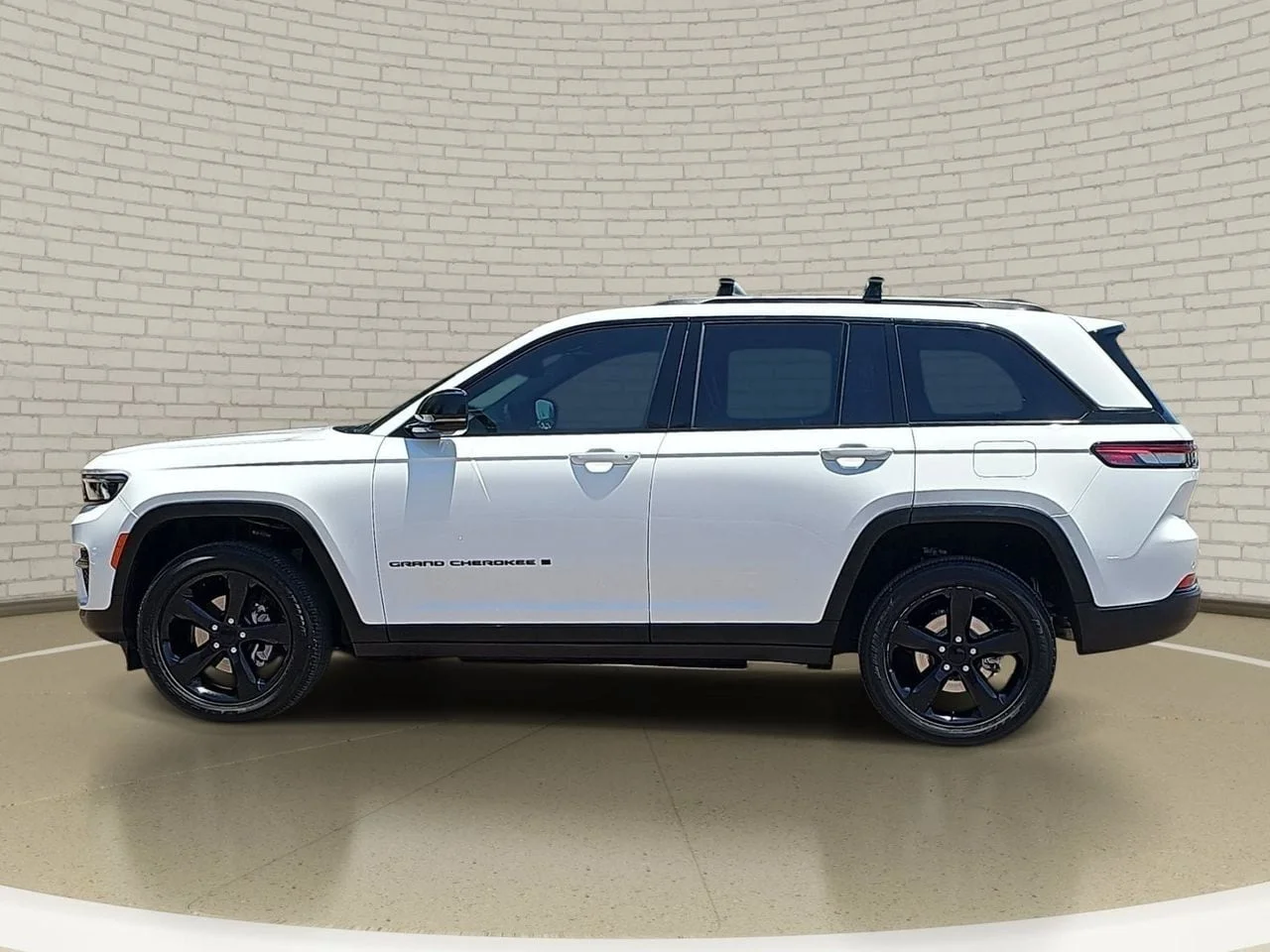 Used 2023 Bright White Clearcoat Jeep Altitude X image 7