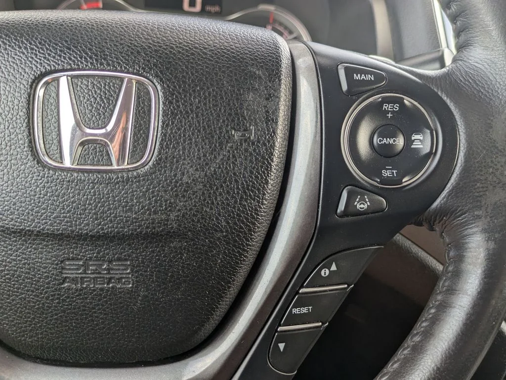 Used 2023 Black Honda RTL image 17