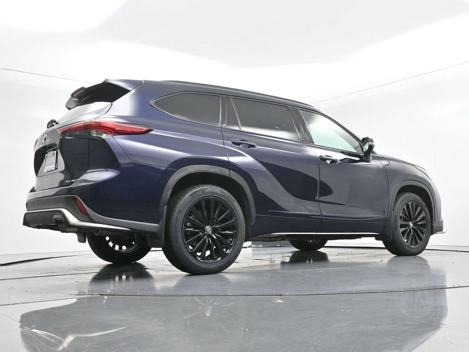 Used 2023 Blue Toyota L image 53