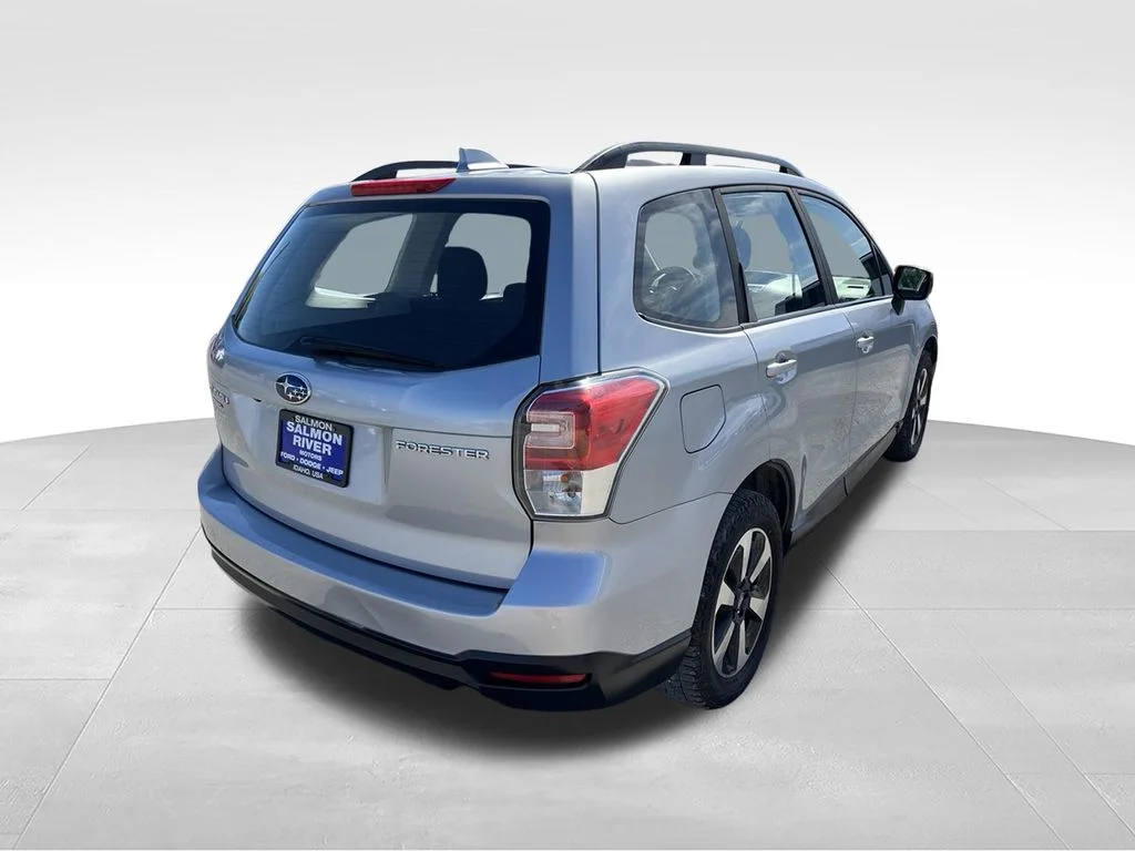 Used 2018 Silver Subaru 2.5i image 5