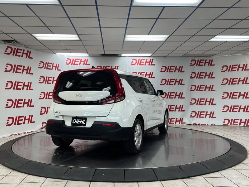 Used 2022 White Kia LX image 7