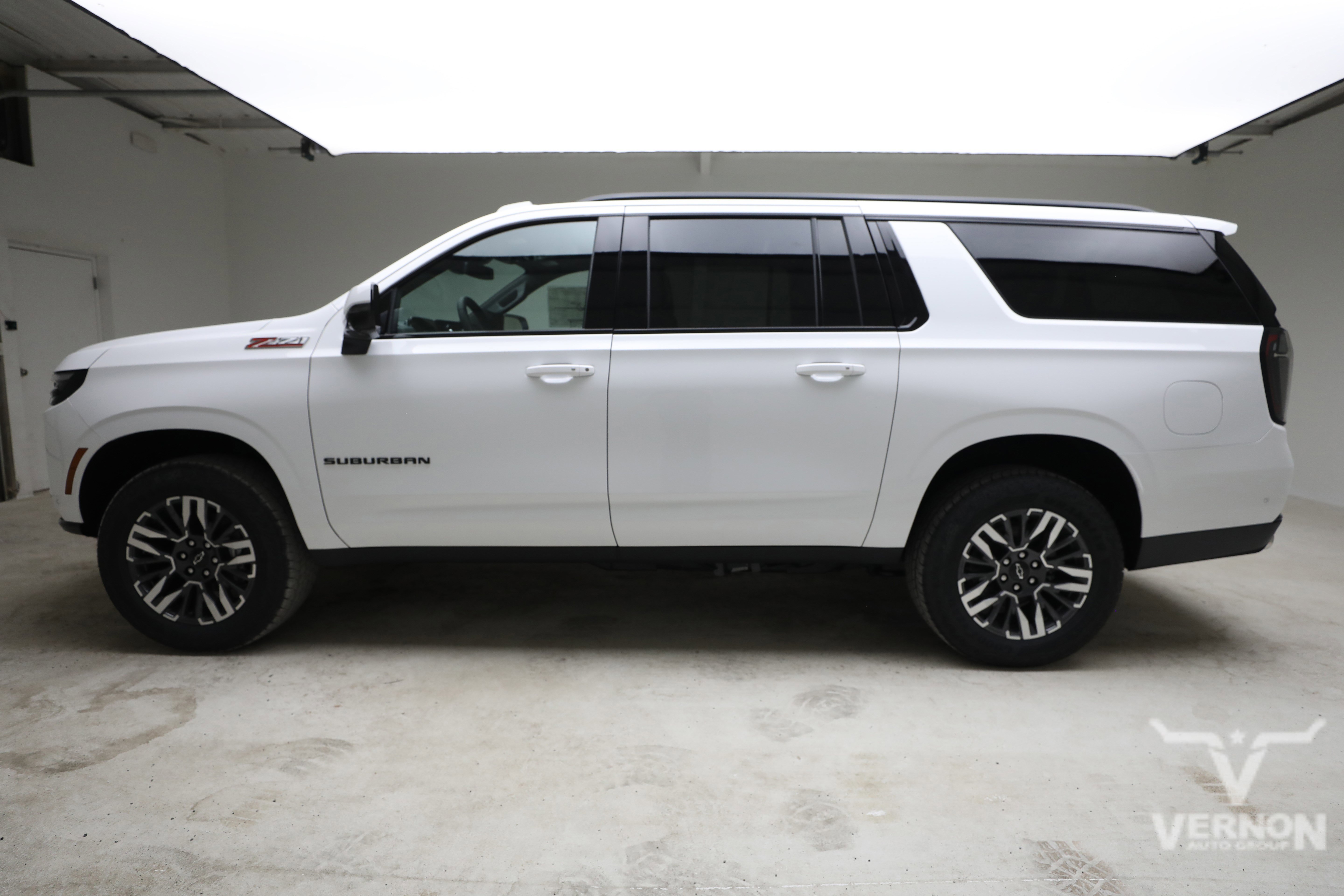 New 2026 Summit White Chevrolet N image 2