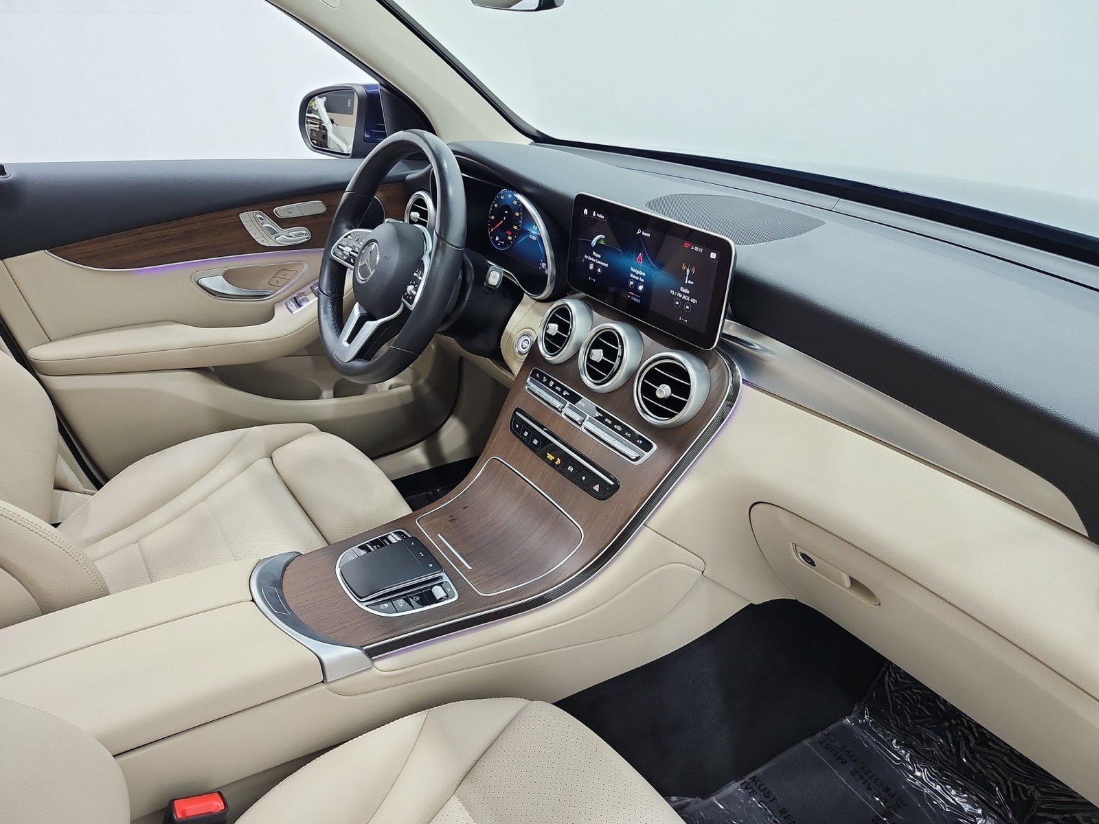 Used 2022 Lunar Blue Metallic Mercedes-Benz GLC 300 4MATIC® SUV image 21