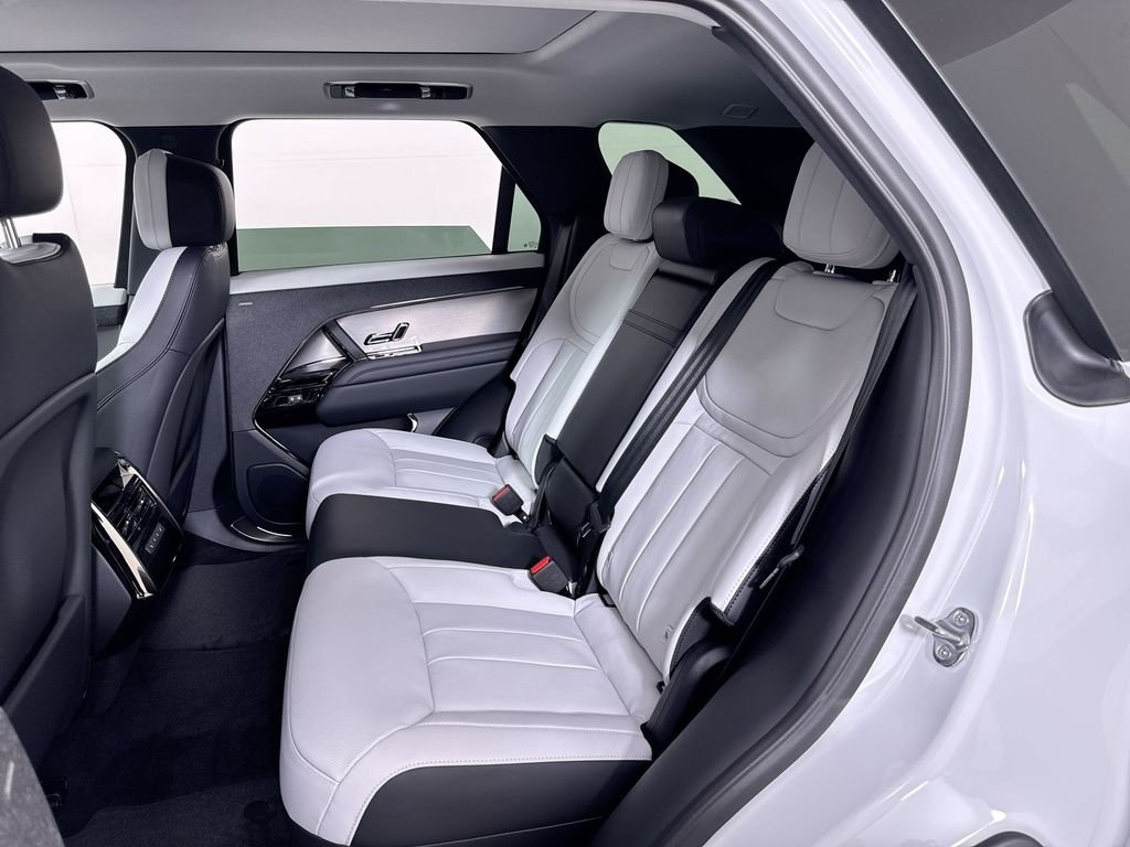 New 2026 Fuji White Land Rover Dynamic SE image 20