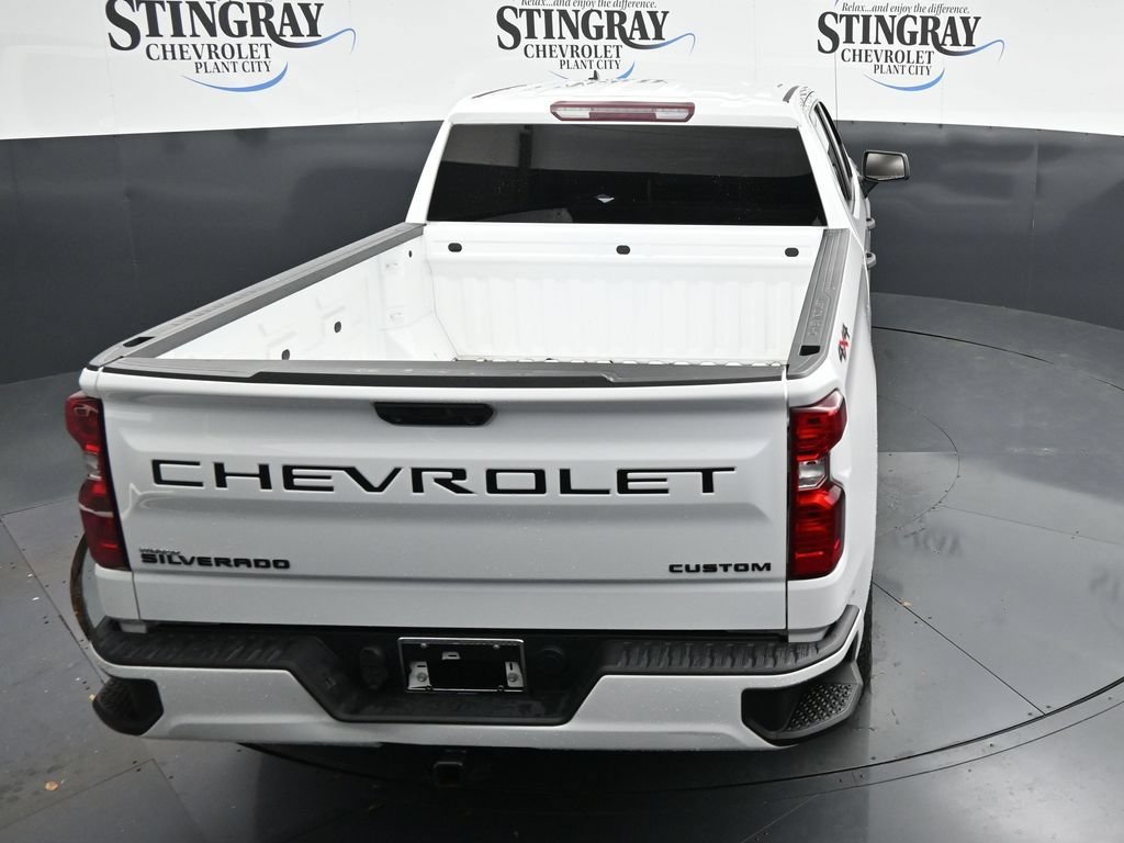 Used 2022 Summit White Chevrolet Custom image 23