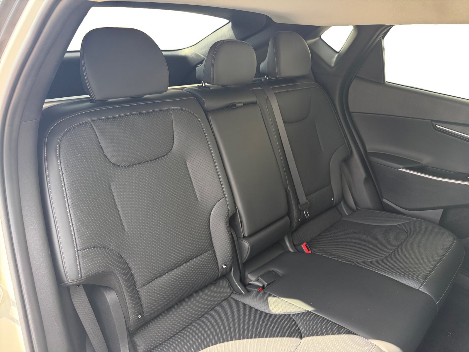 Used 2023 Glacier Kia Wind image 33