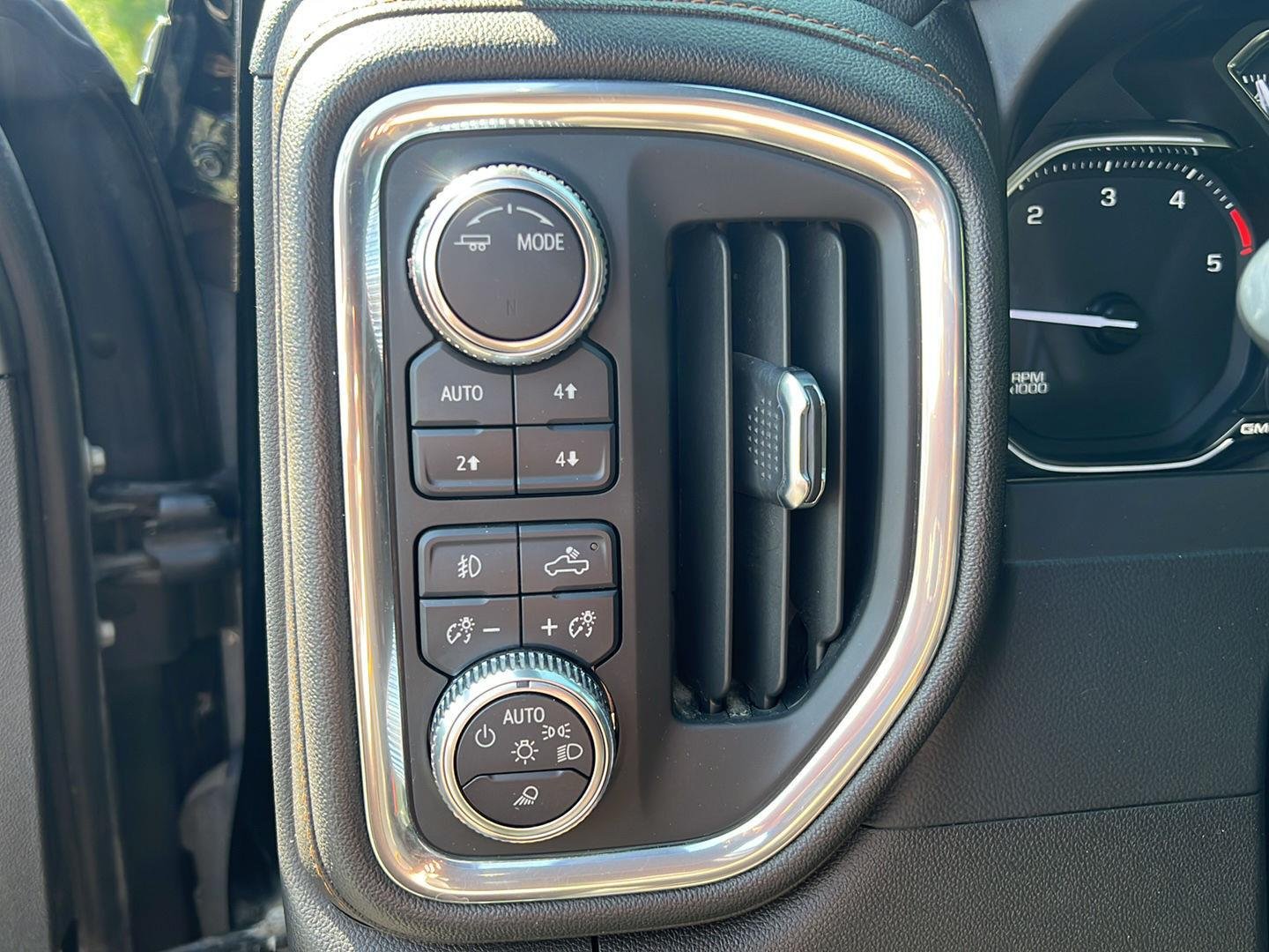 Used 2021 Onyx Black GMC AT4 image 7