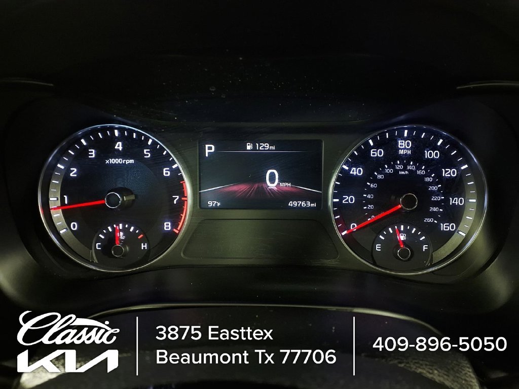 Used 2023 White Kia LXS image 17
