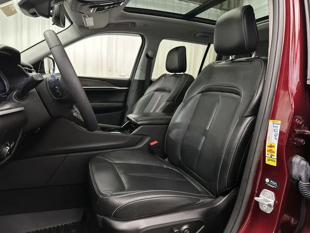 Used 2023 Red Jeep Limited image 16