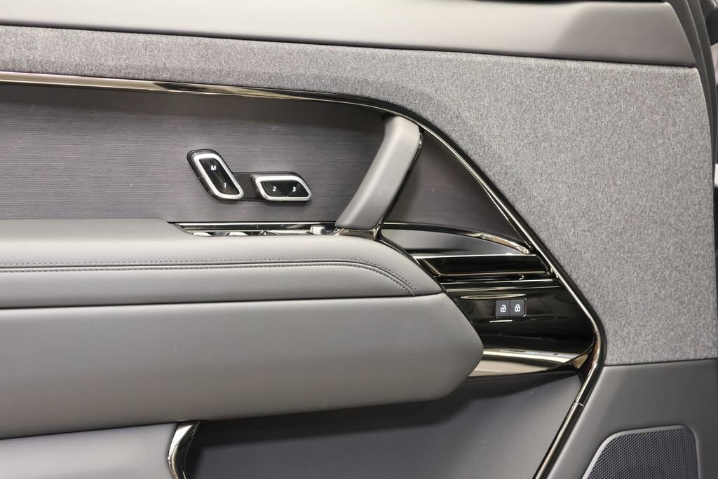 New 2026 Borasco Grey Land Rover Dynamic SE image 25