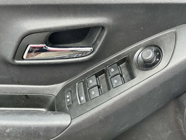Used 2022 Summit White Chevrolet LT image 37