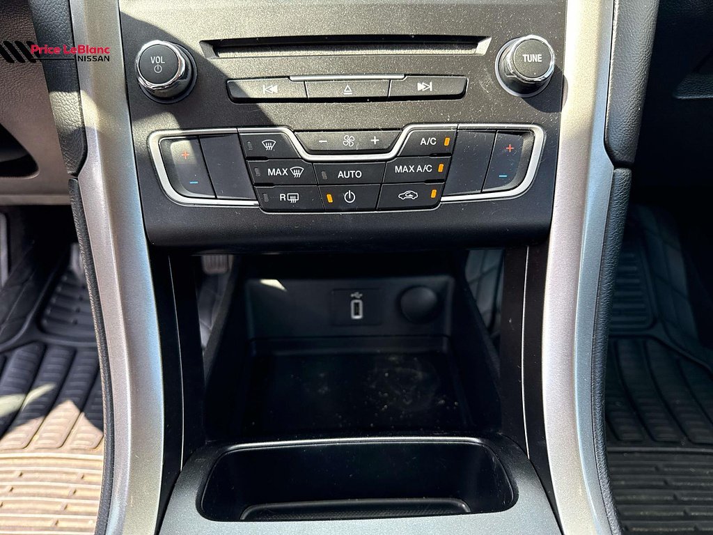 Used 2017 Ingot Silver Ford SE image 27