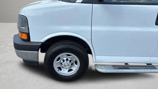 Used 2024 White Chevrolet Work Van image 32