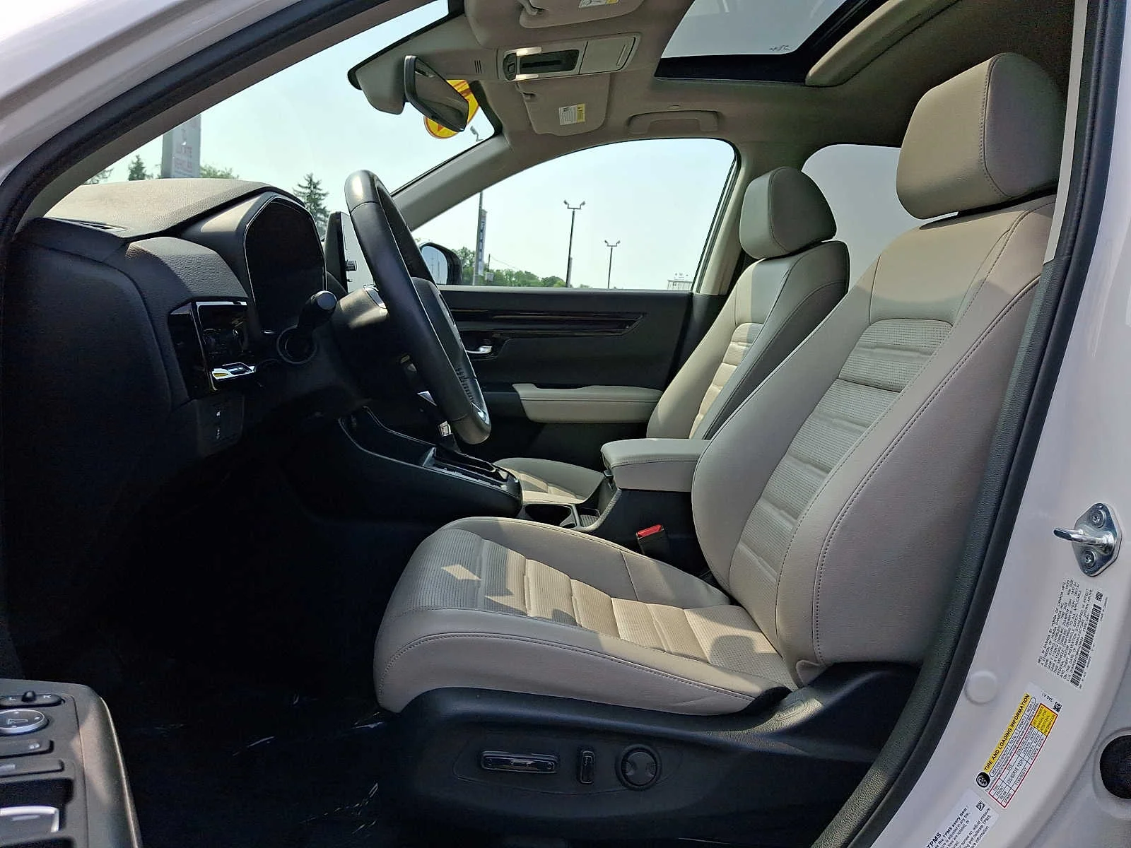 Used 2024 Platinum White Pearl Honda EX-L image 13