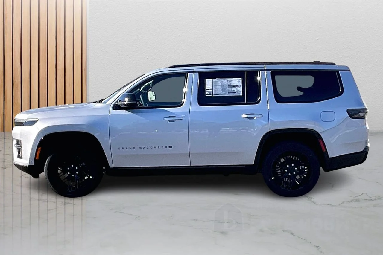 New 2026 Silver Zynith Jeep Limited Reserve image 5