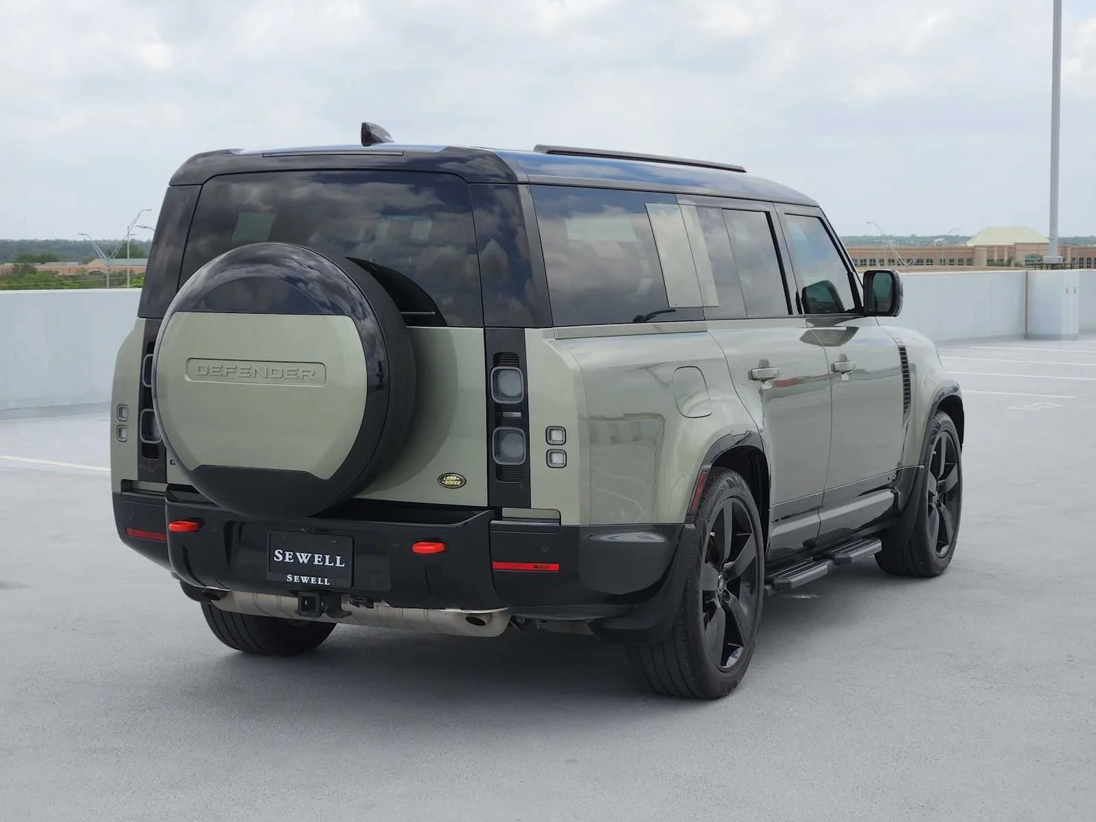 Certified Used 2025 Pangea Green Metallic Land Rover X image 5