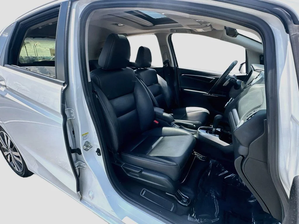 Used 2016 White Honda EX-L image 27