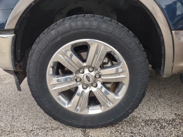 Used 2018 Blue Jeans Metallic Ford Lariat image 28
