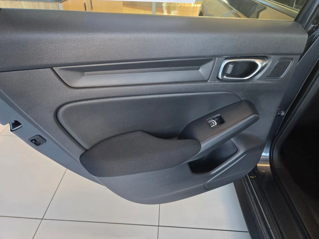 2025 Honda Civic Hatchback Sport - Photo 15