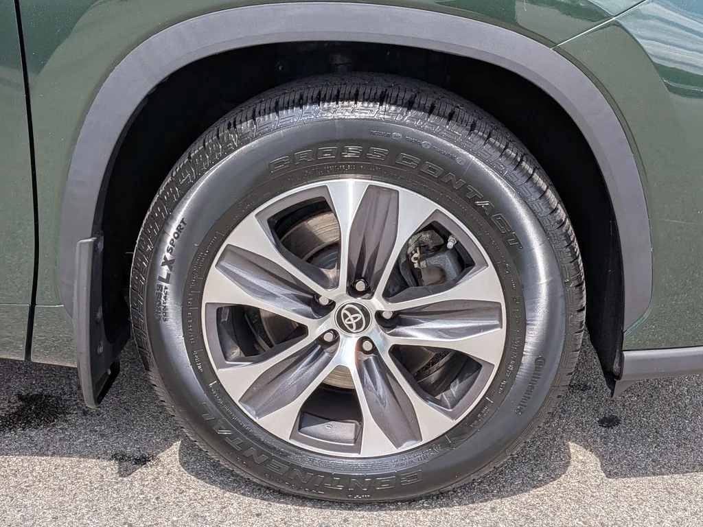 Used 2023 Green Toyota XLE image 10