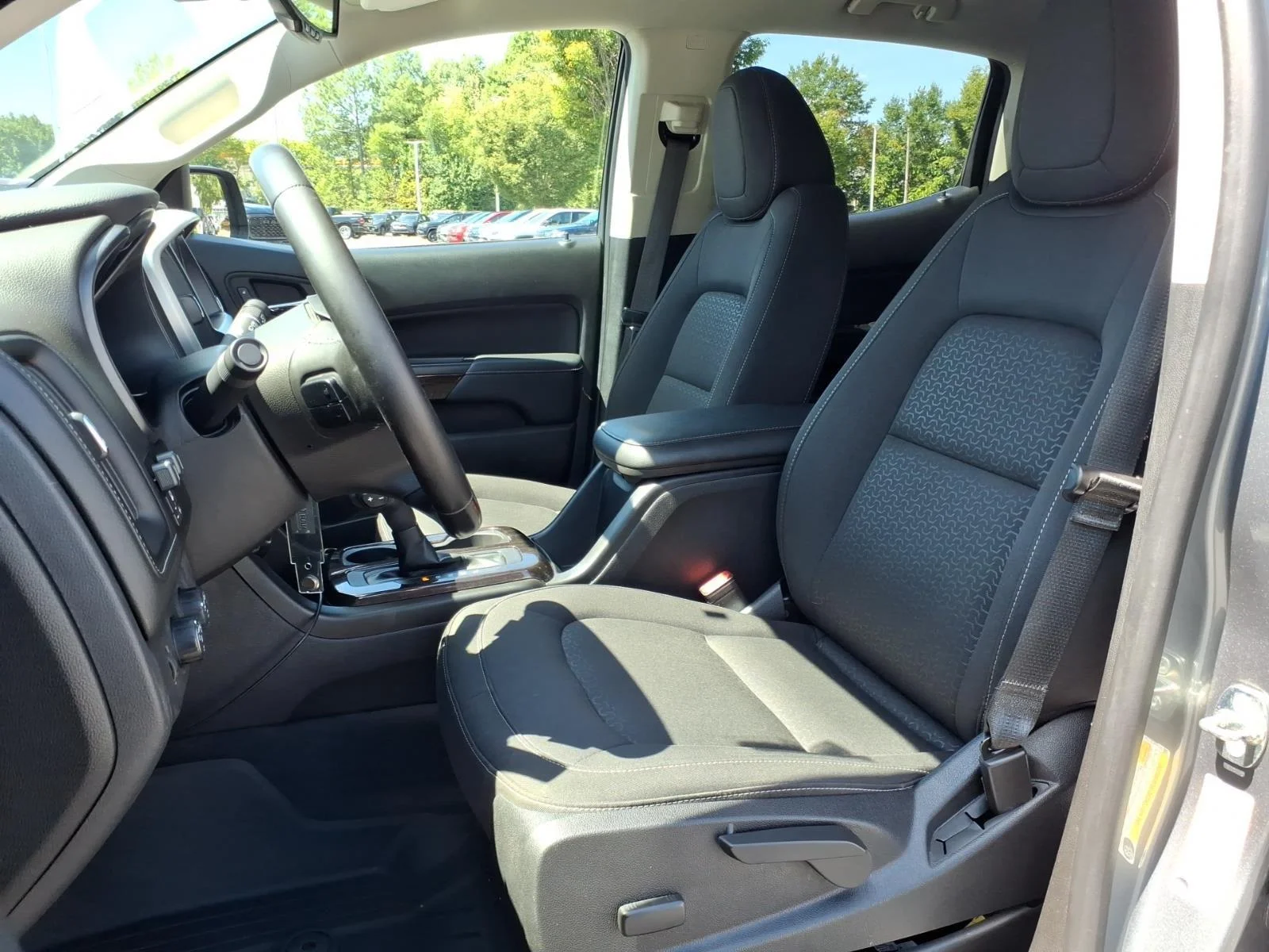 Used 2019 Quicksilver Metallic GMC 4WD SLE image 20