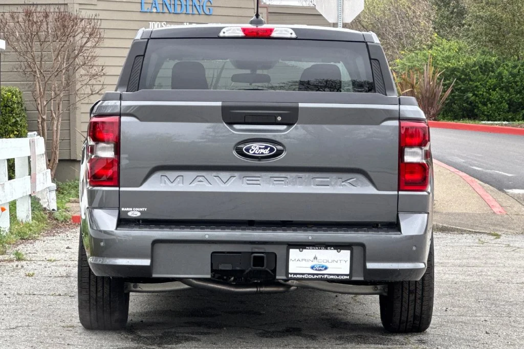 New 2026 Gray Metallic Ford Lobo™ image 5