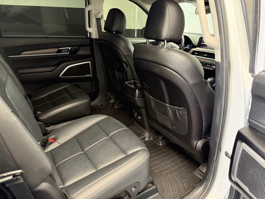 Used 2021 White Kia EX image 74