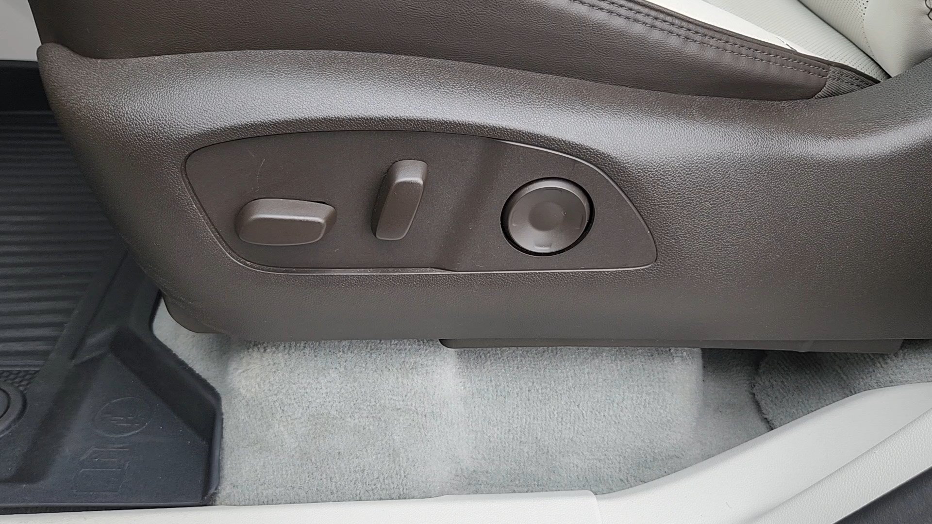 Used 2024 Purple GMC AWD Denali image 9