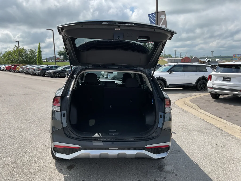 Used 2023 Gravity Gray Kia LX image 12