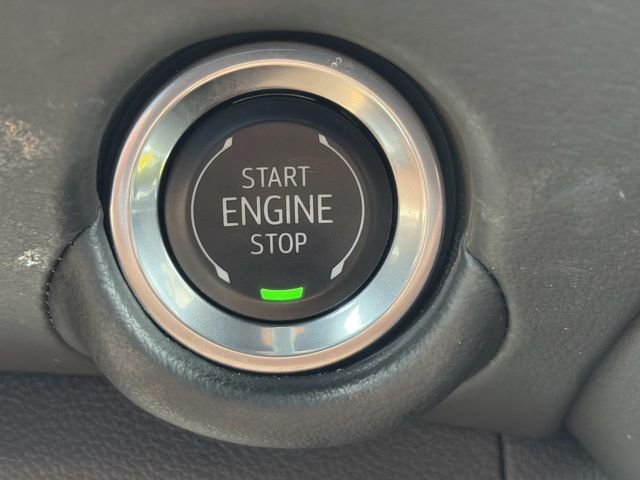 Used 2025 Gray Chevrolet Z71 image 27