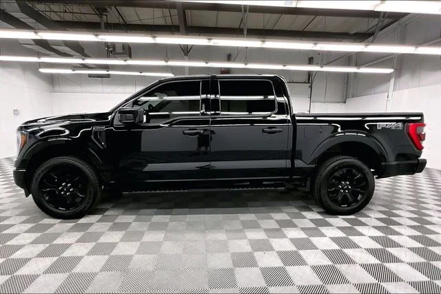 Used 2023 Agate Black Metallic Ford Lariat image 15
