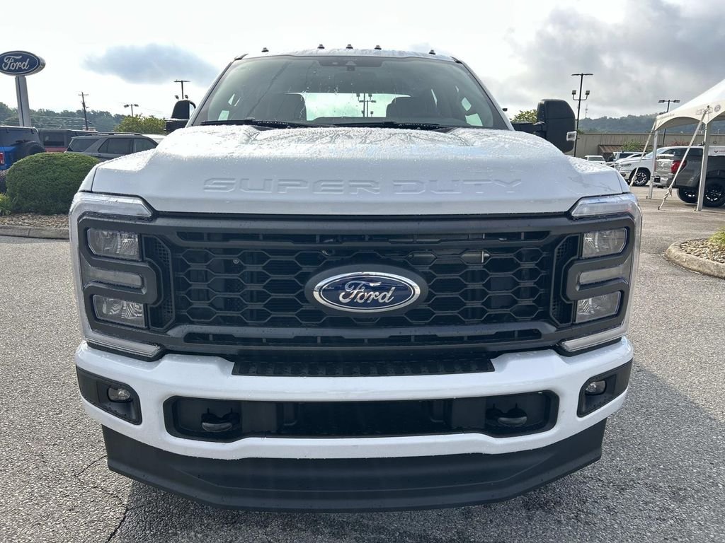 New 2026 Oxford White Ford XL image 9