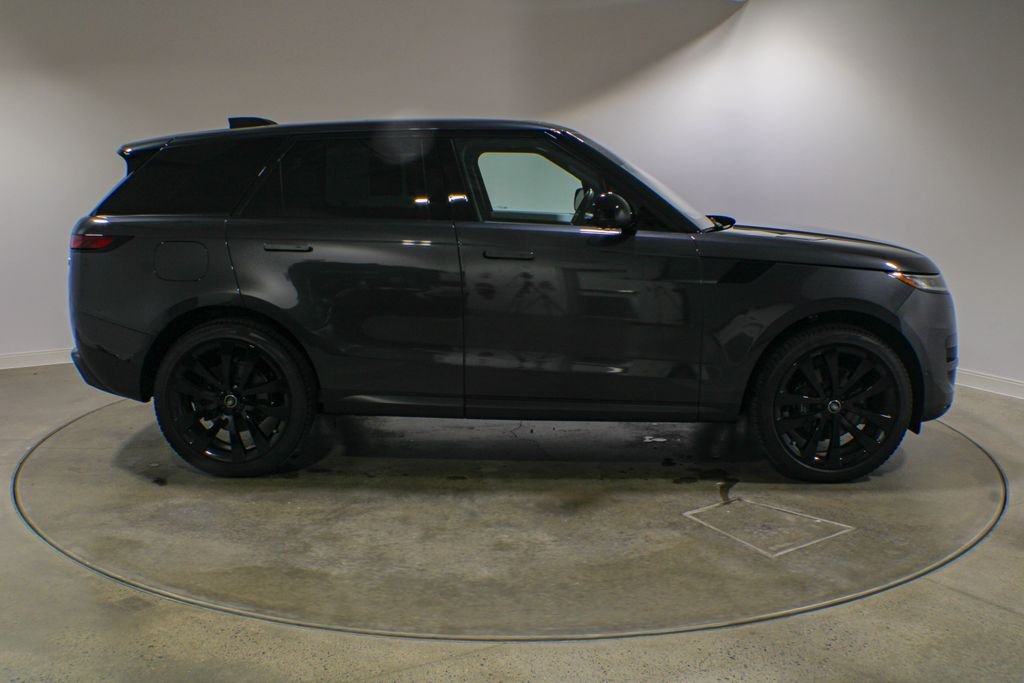 Certified Used 2023  Land Rover SE image 7