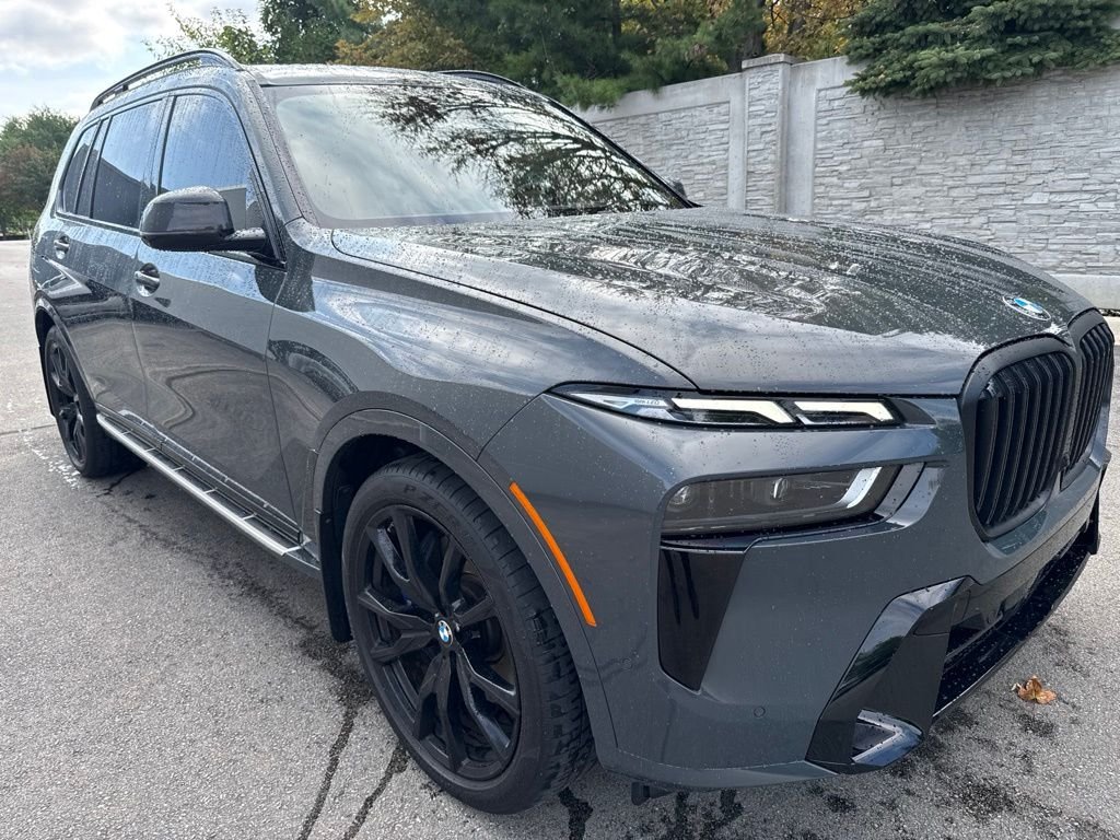 Used 2024 Gray BMW xDrive40i image 8