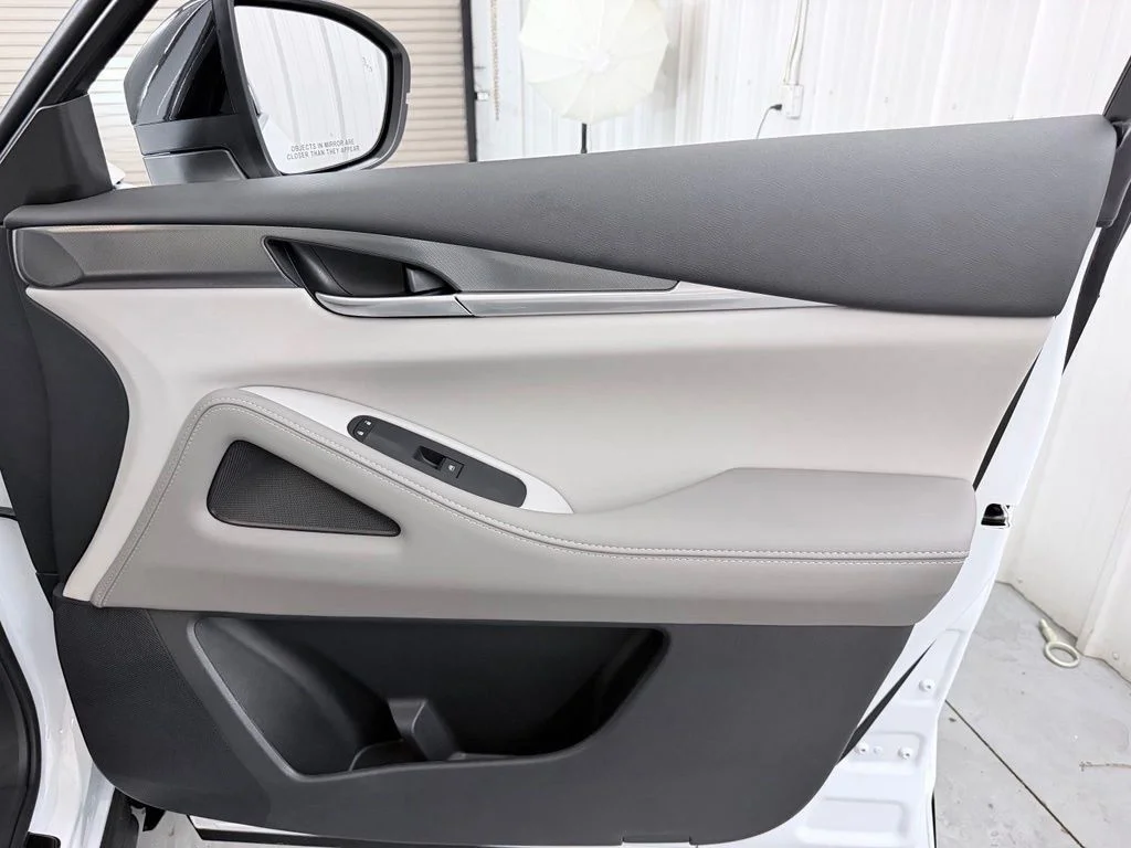 New 2027 RADIANT WHITE INFINITI Luxe AWD image 43