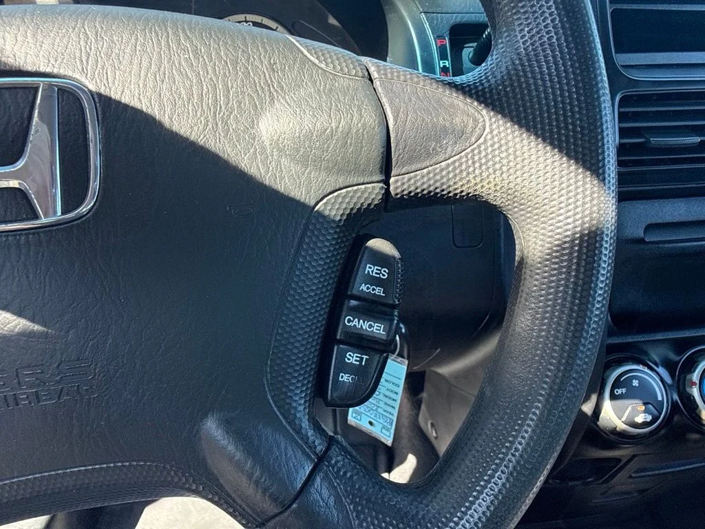 Used 2006 Alabaster Silver Metallic Honda LX image 11
