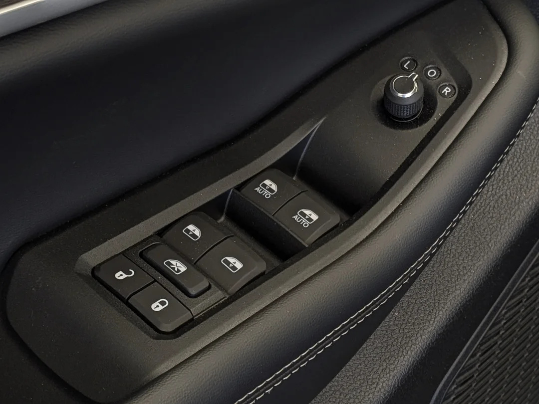 New 2026 Grey Jeep Altitude - - 4x4 - 20 Gloss Black Wheels - Remote Start - Capri Leatherette & More! image 13