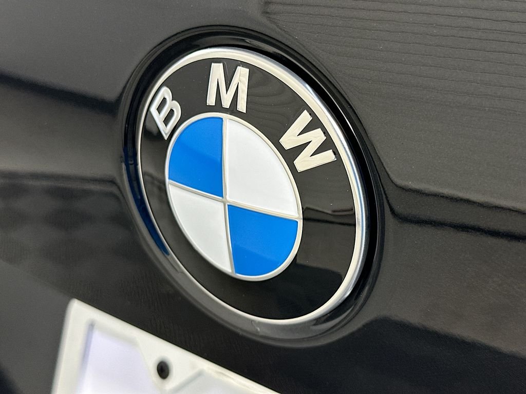 New 2026 Black Sapphire Metallic BMW xDrive40i image 22
