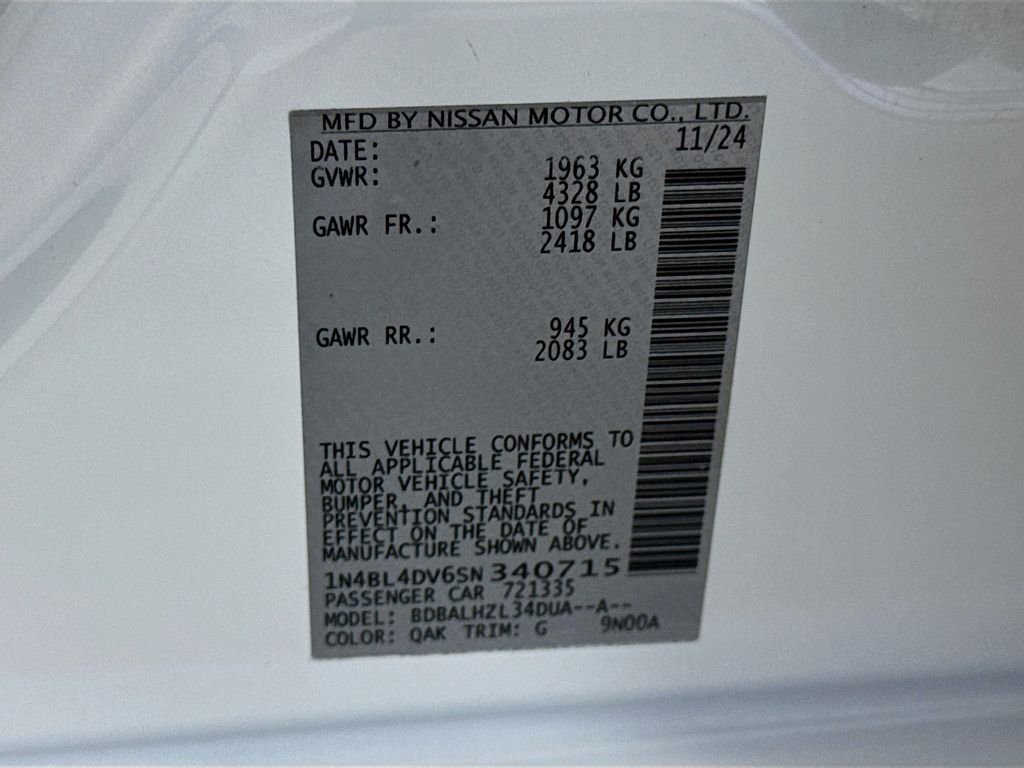 Used 2025 Glacier White Nissan 2.5 SV image 38