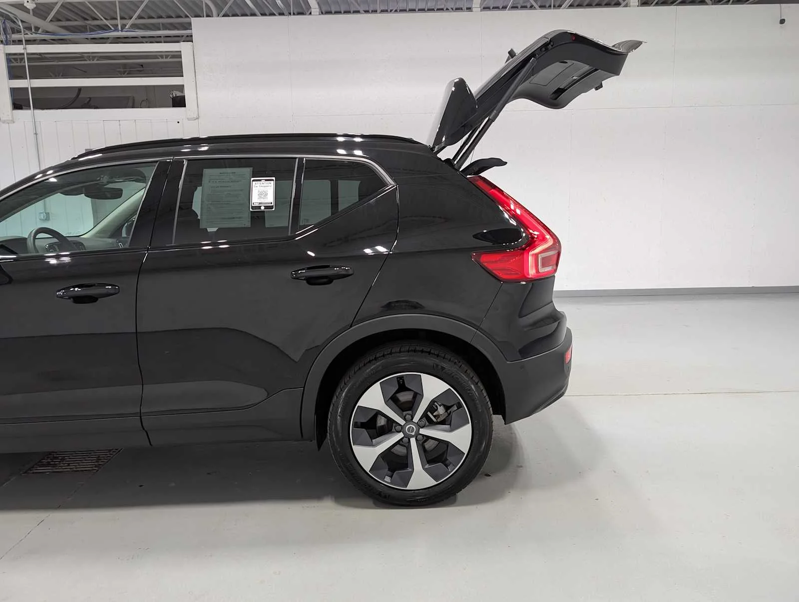 Used 2026 Onyx Black Volvo Plus image 11