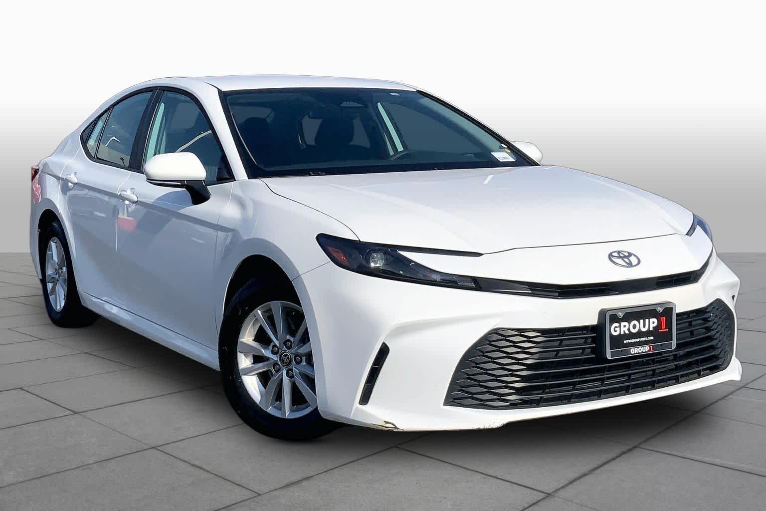 Used 2025 Ice Cap Toyota LE image 3
