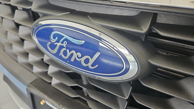 Used 2024 Vapor Blue Ford Active image 40