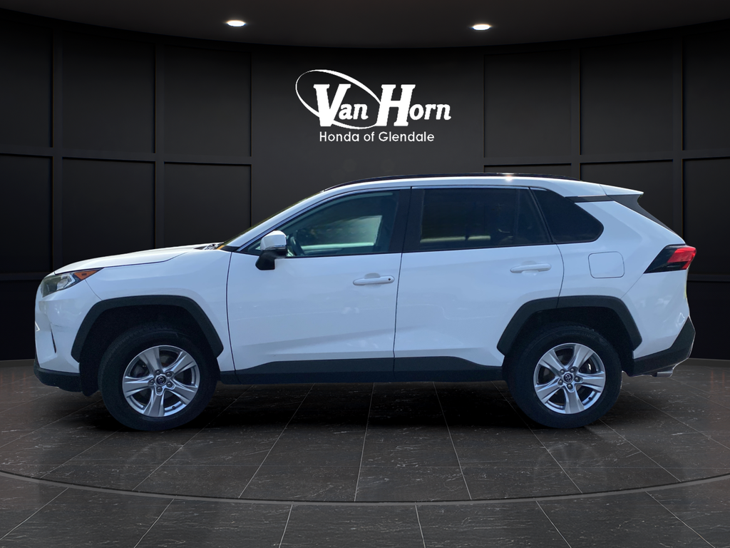 Used 2020 Super White Toyota XLE image 4