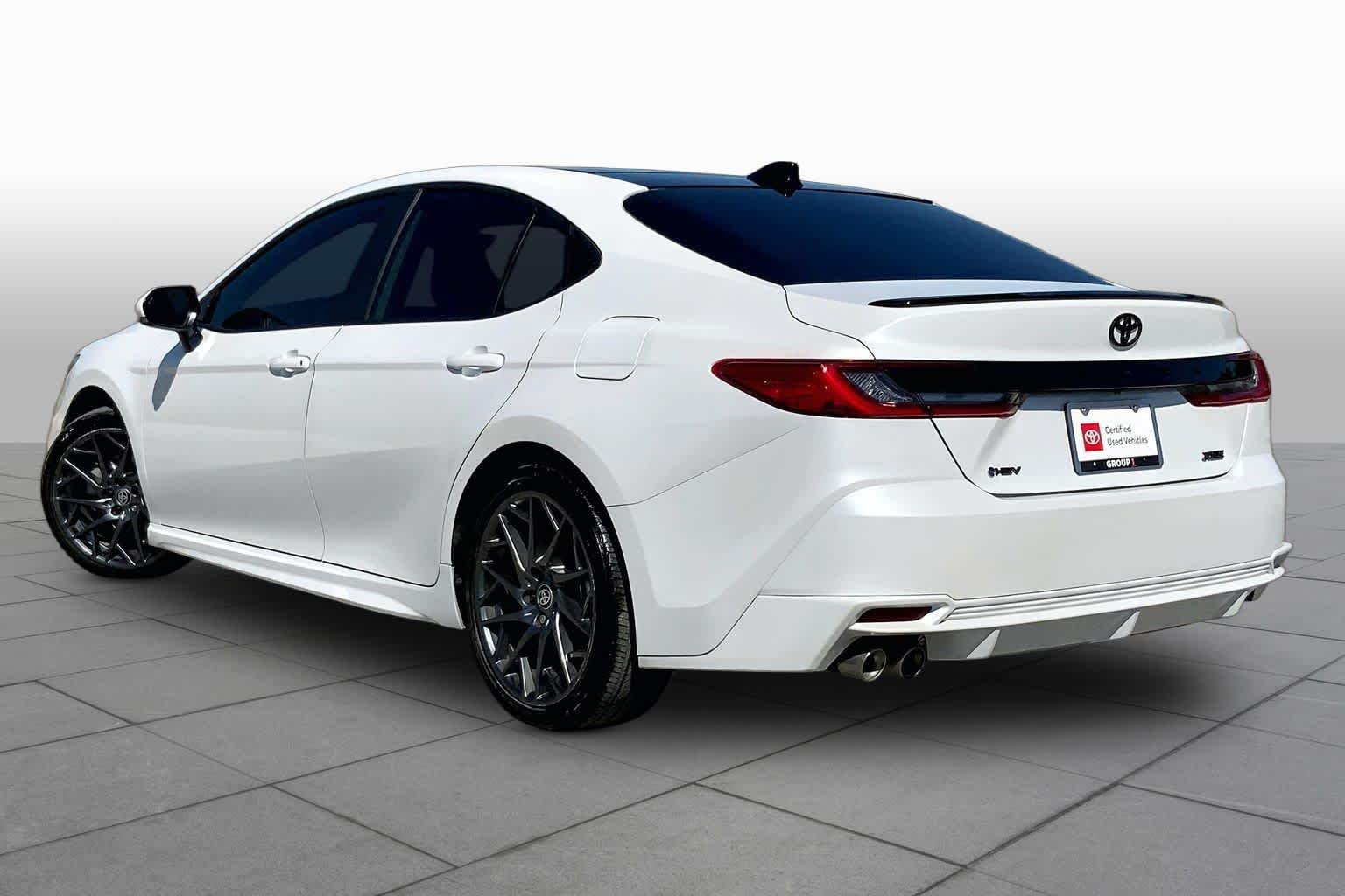 Used 2025 Wind Chill Pearl Toyota XSE image 12