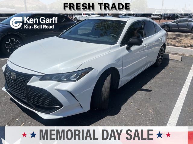 2019 Toyota Avalon XSE's photo